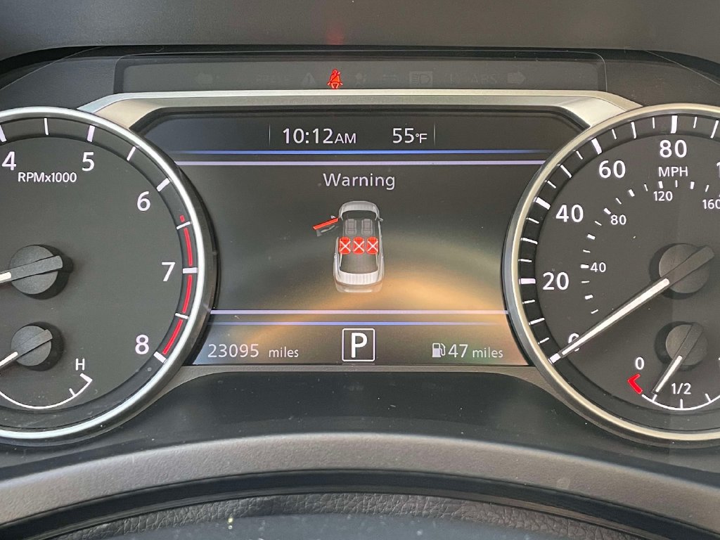 Used 2025 Nissan Sentra SV FWD image 25