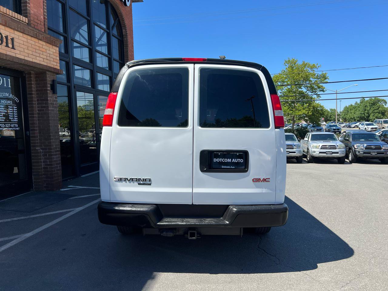 Used 2017 GMC Savana 2500 RWD image 9