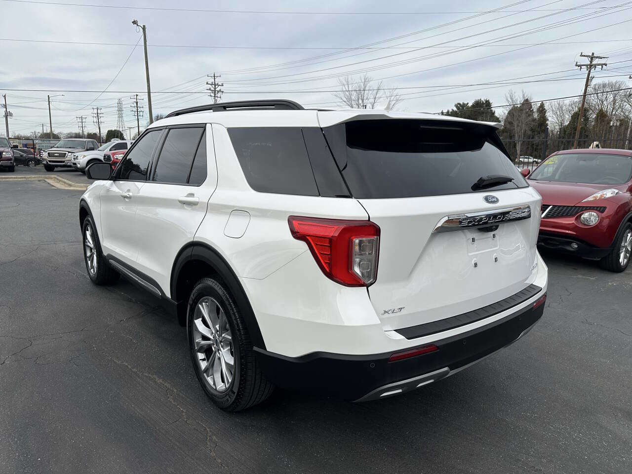 Used 2024 Ford Explorer XLT w/ Equipment Group 202A image 7