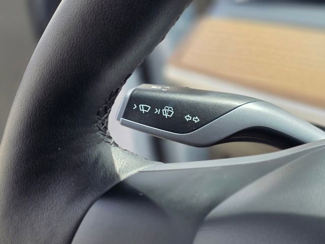 Used 2023 Tesla Model Y Long Range image 33