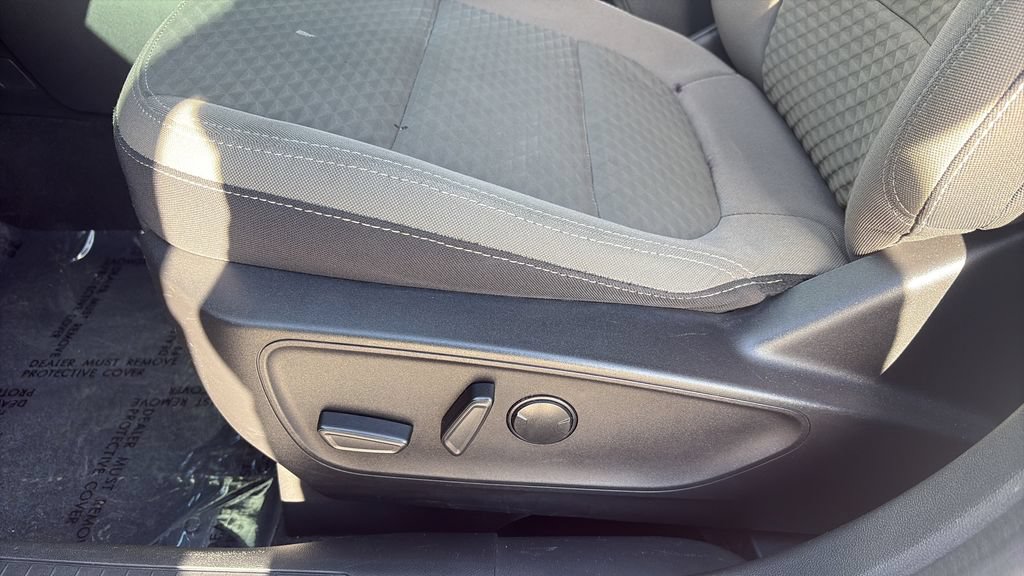 Used 2022 Ford Escape SE w/ Convenience Package FWD image 19