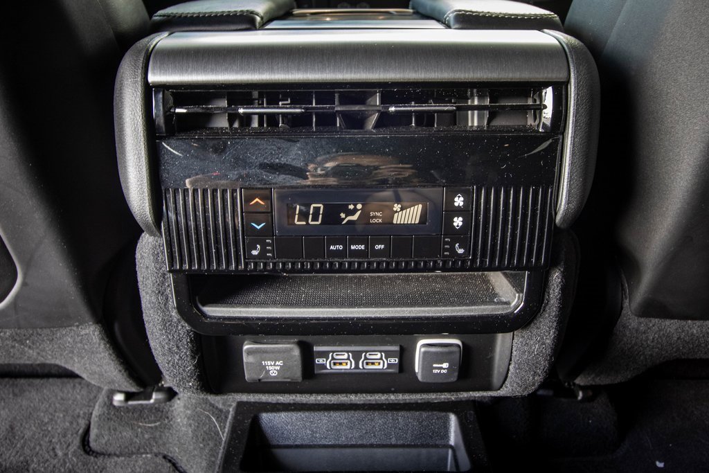 Used 2025 Jeep Wagoneer Series II image 47