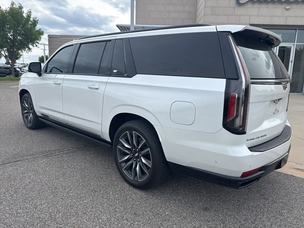 Used 2022 Cadillac Escalade ESV Sport w/ Touring Package AWD/4WD image 5