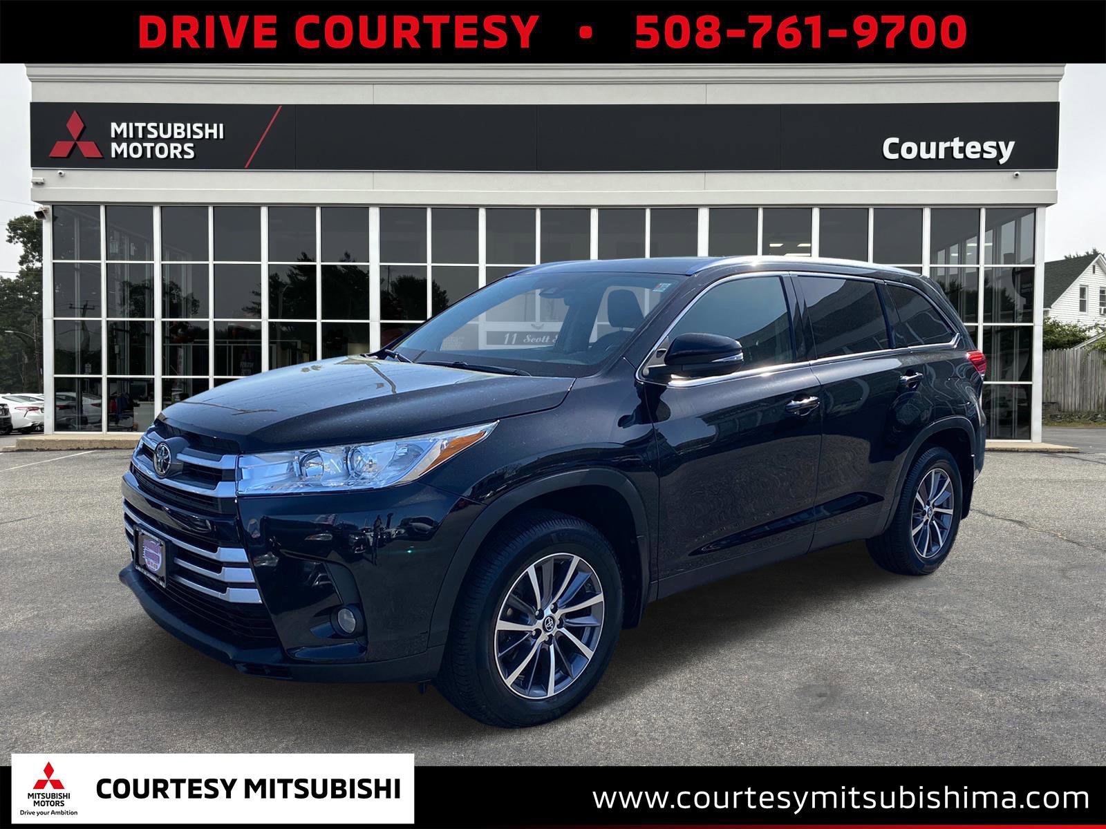 Used 2019 Toyota Highlander XLE image 1