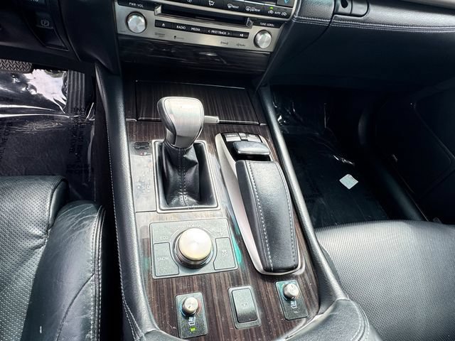 Used 2013 Lexus LS 460 w/ Comfort Pkg RWD image 20