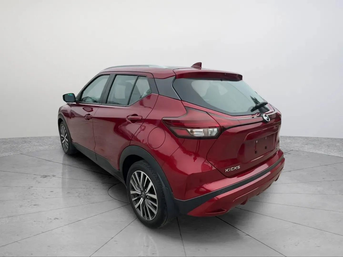 Used 2021 Nissan Kicks SV image 11