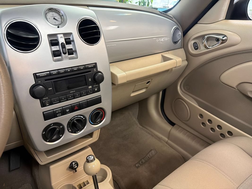 Used 2008 Chrysler PT Cruiser Convertible FWD image 20
