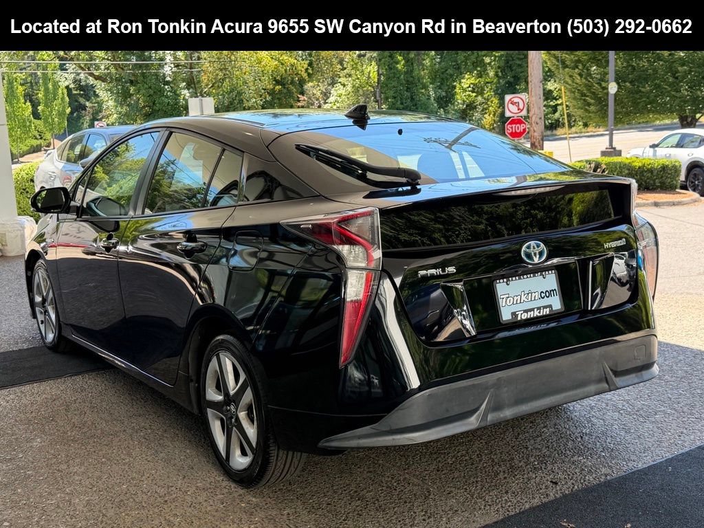 Used 2017 Toyota Prius Three Touring w/ Carpet Mat Package FWD image 5