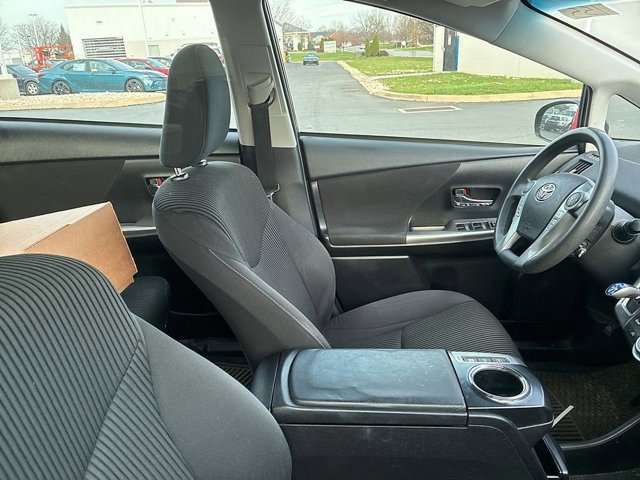 Used 2016 Toyota Prius V Three image 19