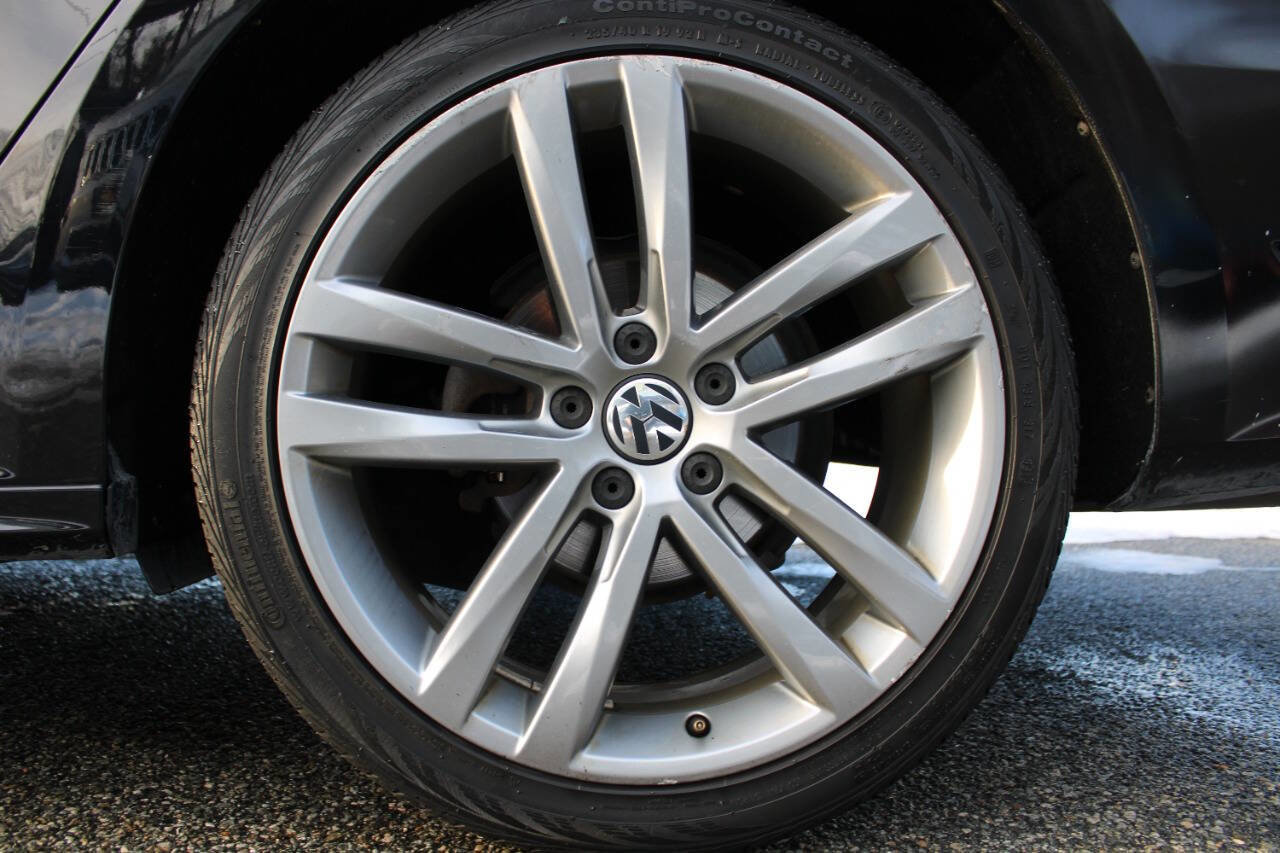 Used 2017 Volkswagen Passat 1.8T R-Line image 20