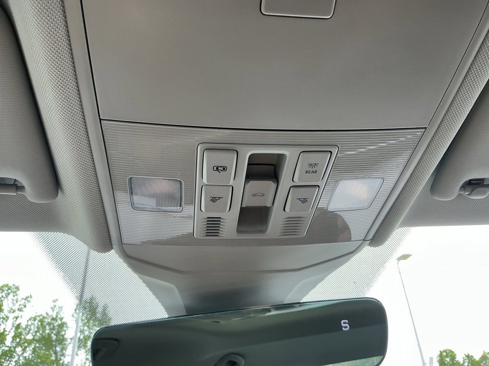 Used 2025 Volkswagen Jetta SEL image 25