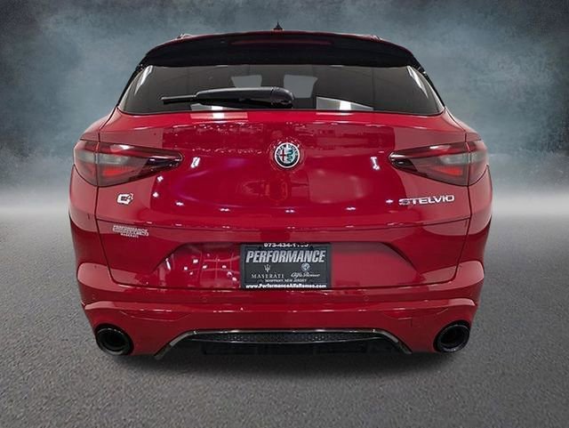 Used 2023 Alfa Romeo Stelvio Veloce AWD/4WD image 5