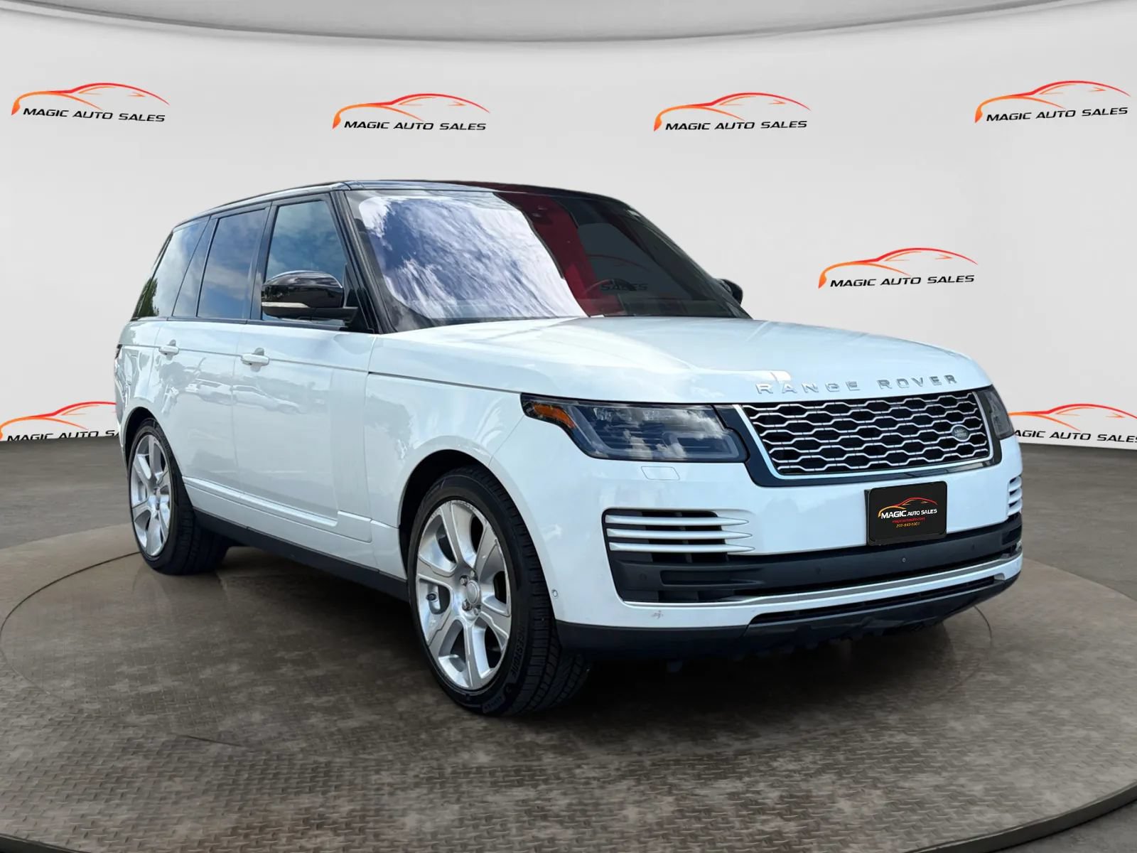 Used 2018 Land Rover Range Rover Supercharged AWD/4WD image 5