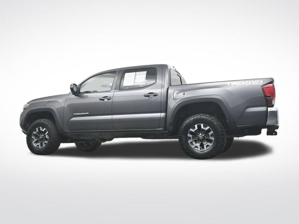 Used 2018 Toyota Tacoma TRD Off-Road AWD/4WD image 38