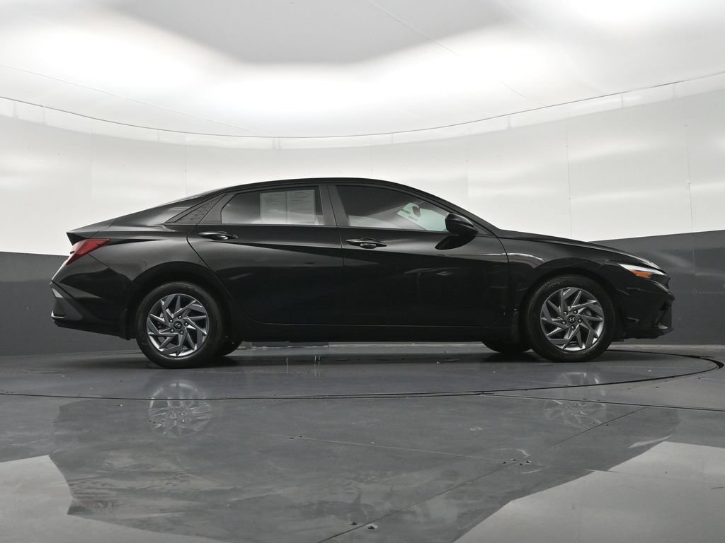 Used 2024 Hyundai Elantra SEL FWD image 28