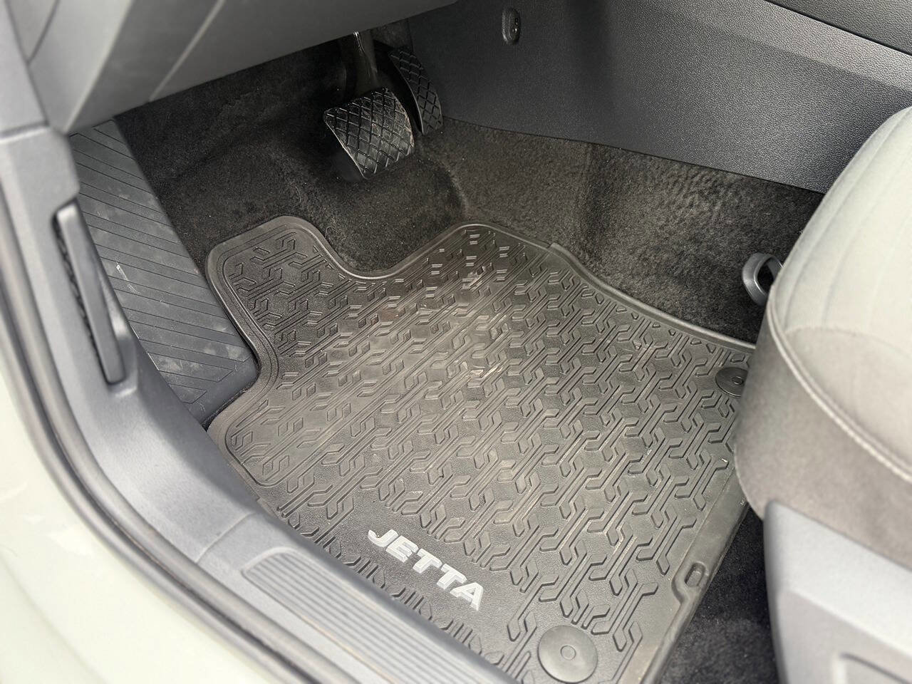 Used 2023 Volkswagen Jetta S image 50