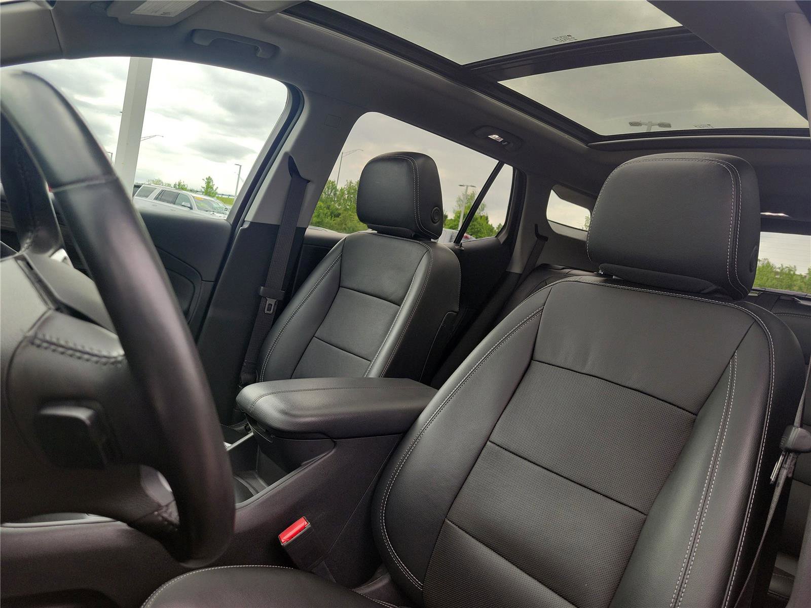 Used 2022 GMC Terrain SLT image 18