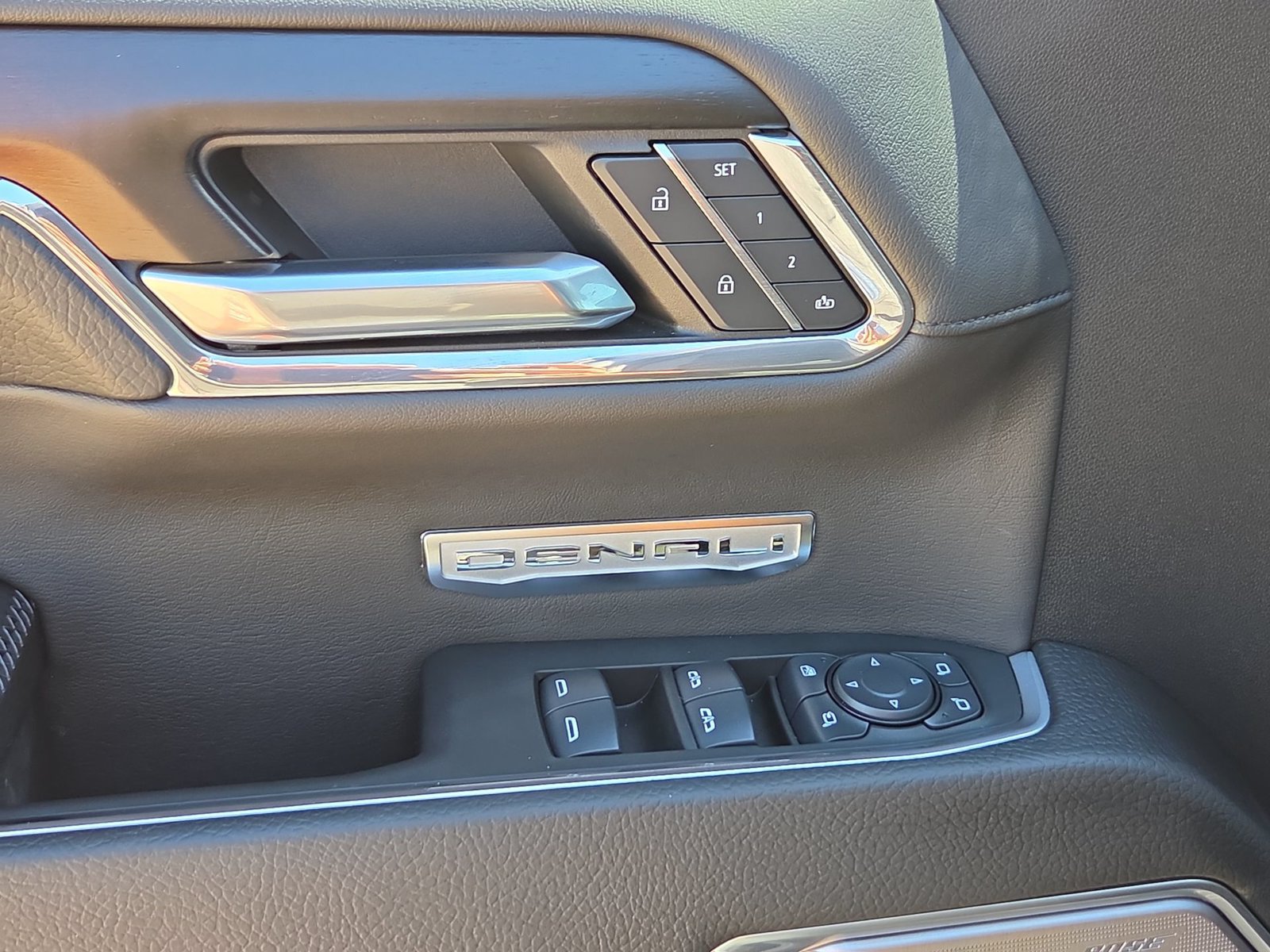 Used 2024 GMC Sierra 1500 Denali w/ Denali Reserve Package AWD/4WD image 24