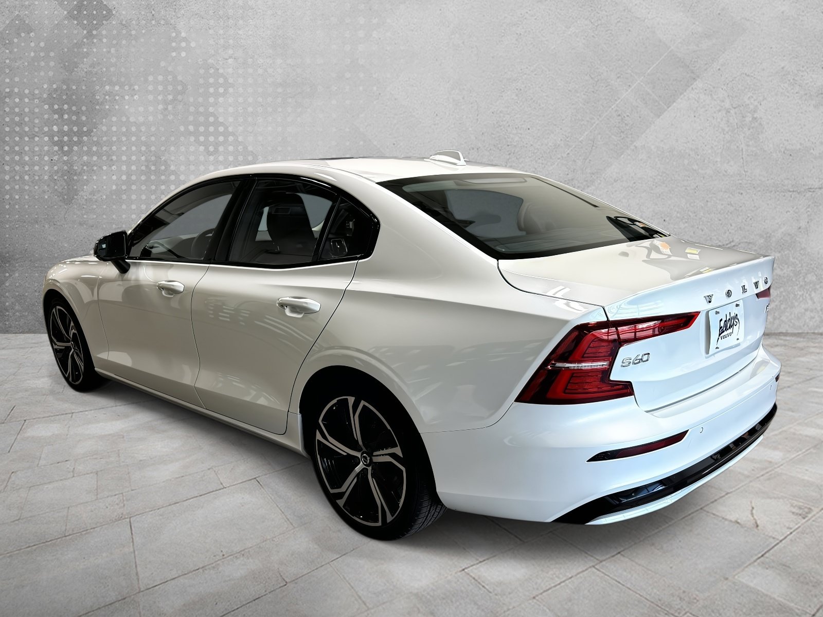 Used 2024 Volvo S60 B5 Core AWD/4WD image 4