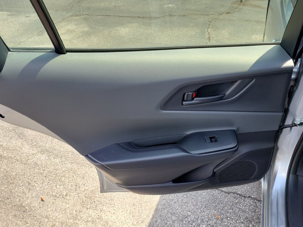 Used 2025 Toyota Prius LE FWD image 9