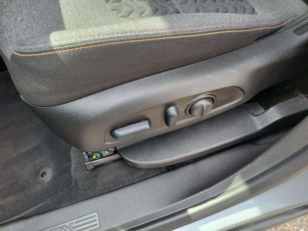 Used 2024 Chevrolet Equinox LT FWD image 23