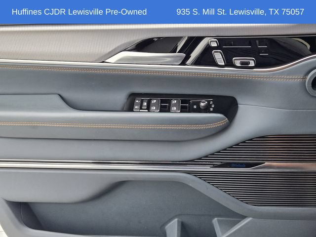 Used 2023 Jeep Grand Wagoneer L Series II w/ Premium Group II AWD/4WD image 30