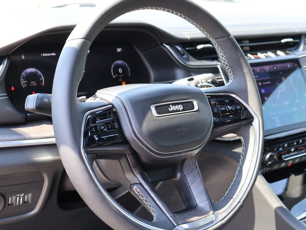 Used 2023 Jeep Grand Cherokee L Overland AWD/4WD image 25