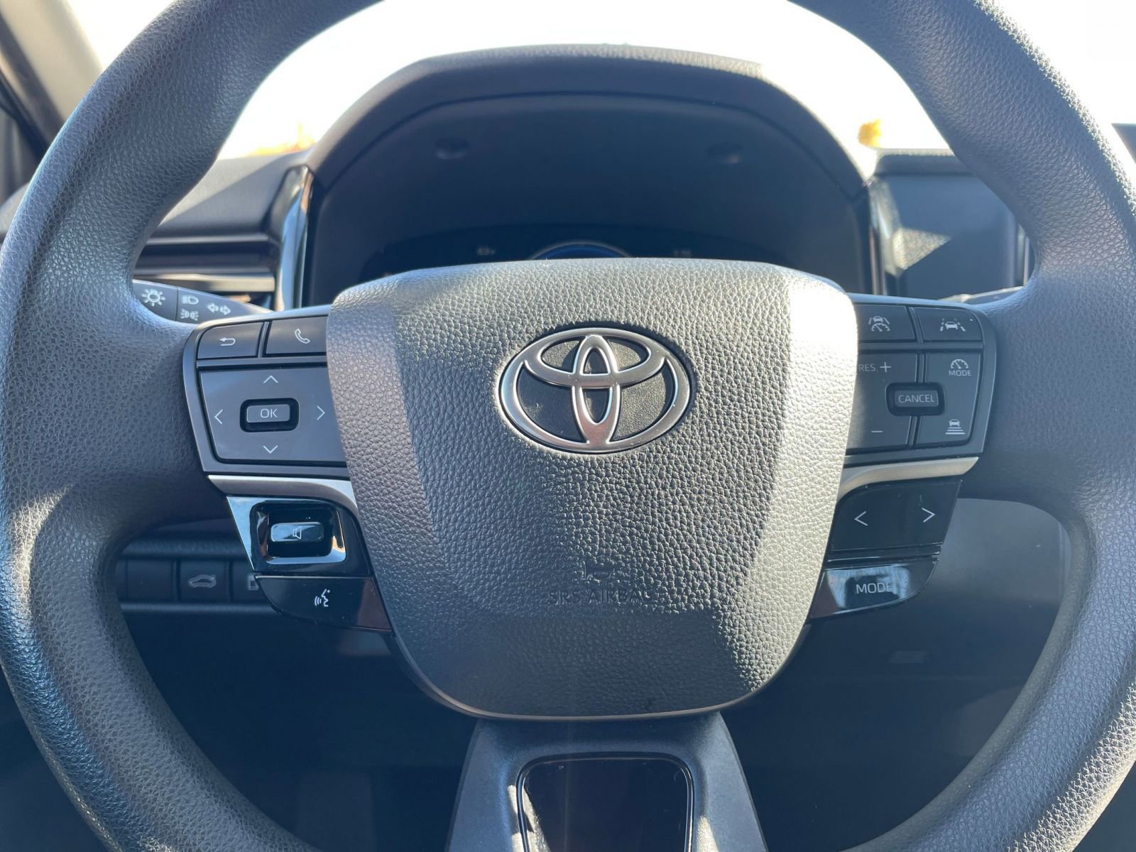 Used 2025 Toyota Camry LE image 28