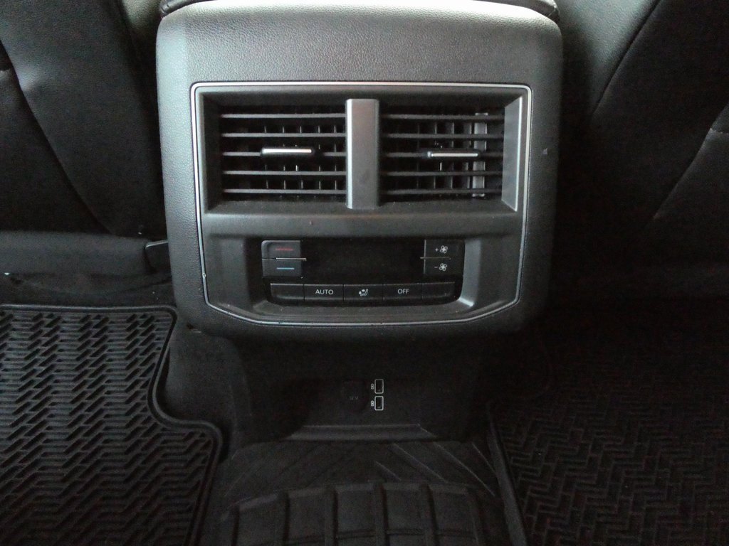 Used 2019 Volkswagen Atlas SE image 39