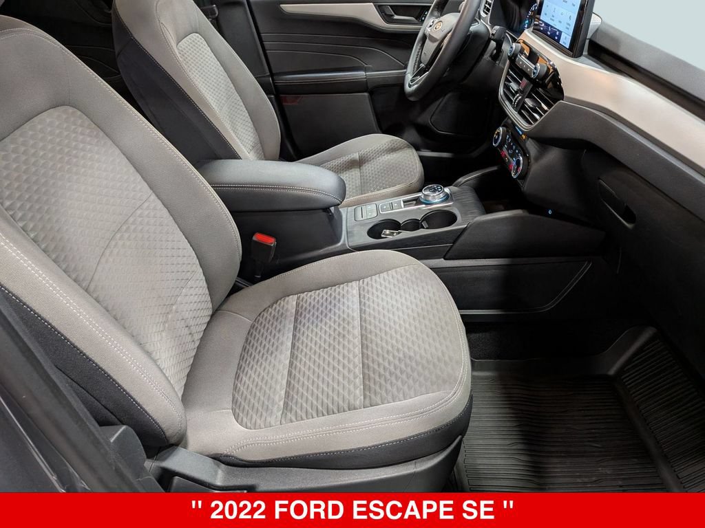Used 2022 Ford Escape SE w/ Cold Weather Package AWD/4WD image 31