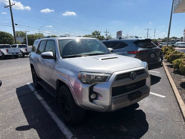 Used 2020 Toyota 4Runner TRD Off-Road AWD/4WD image 2