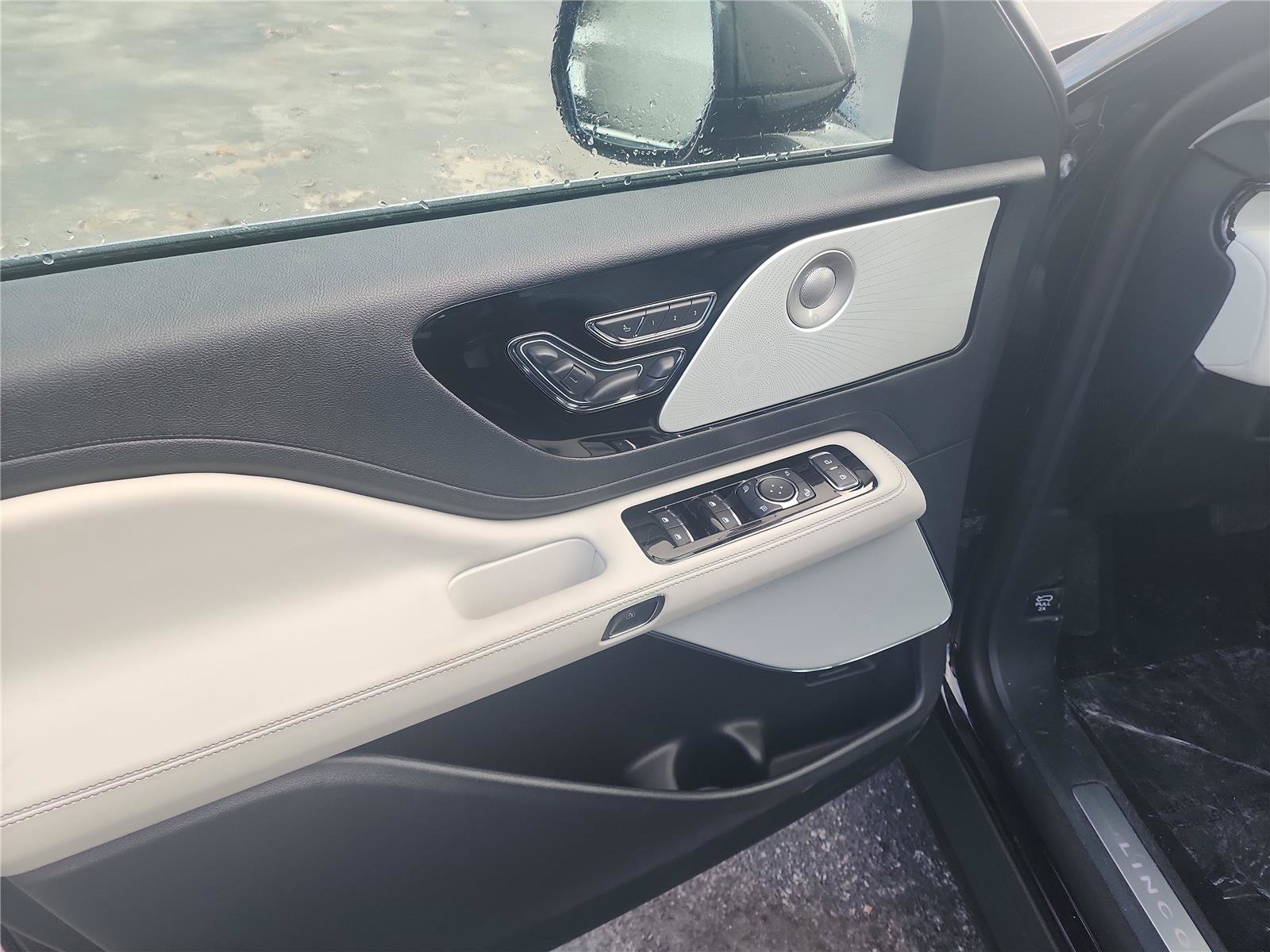 New 2026 Lincoln Aviator Reserve AWD/4WD image 12