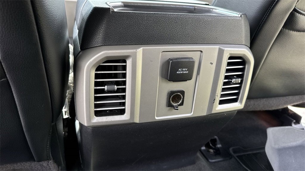 Used 2017 Ford F350 Lariat w/ Chrome Package image 38