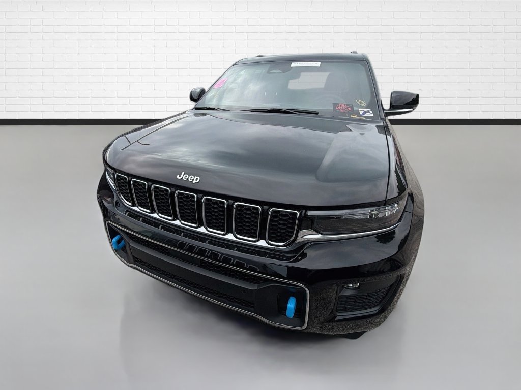Used 2023 Jeep Grand Cherokee Overland AWD/4WD image 2