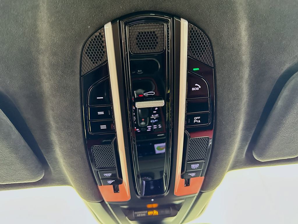 Used 2022 Porsche Cayenne GTS image 19