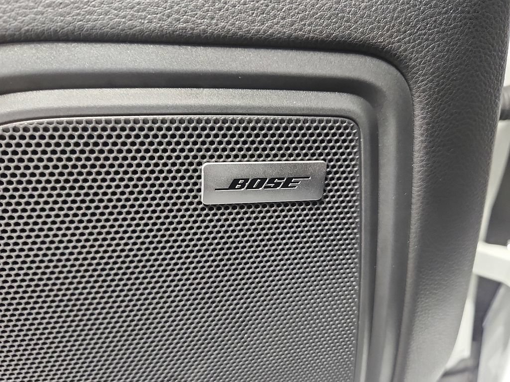 Certified 2026 Porsche Macan AWD/4WD image 23