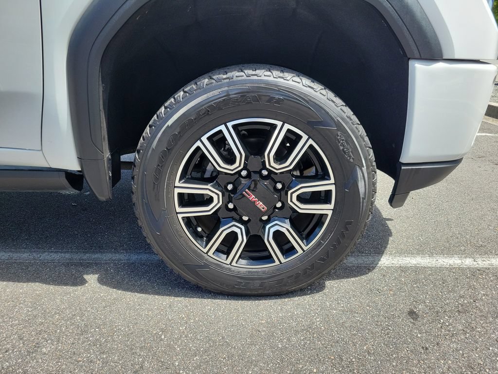 Used 2021 GMC Sierra 2500 AT4 w/ AT4 Premium Plus Package AWD/4WD image 6