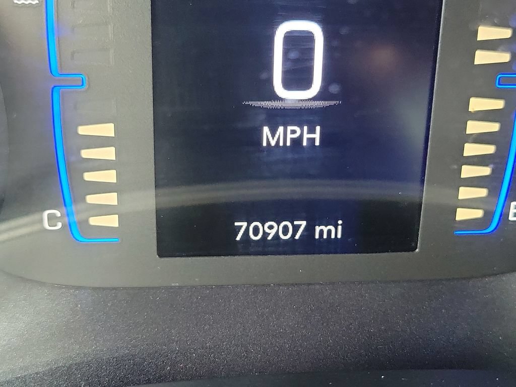 Used 2023 Chrysler Voyager LX FWD image 28