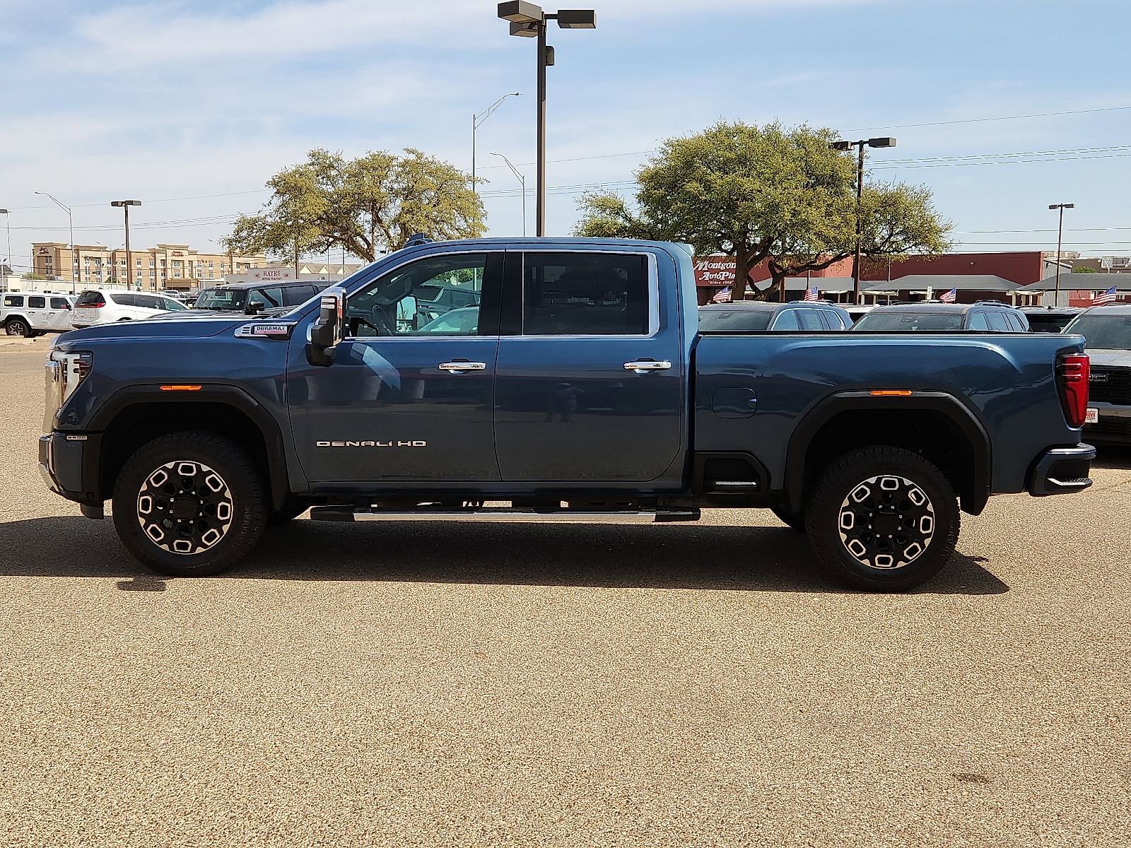 Used 2024 GMC Sierra 2500 Denali w/ Denali Reserve Package image 2