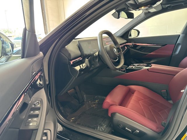 Used 2025 BMW i5 xDrive40 w/ Premium Package image 15