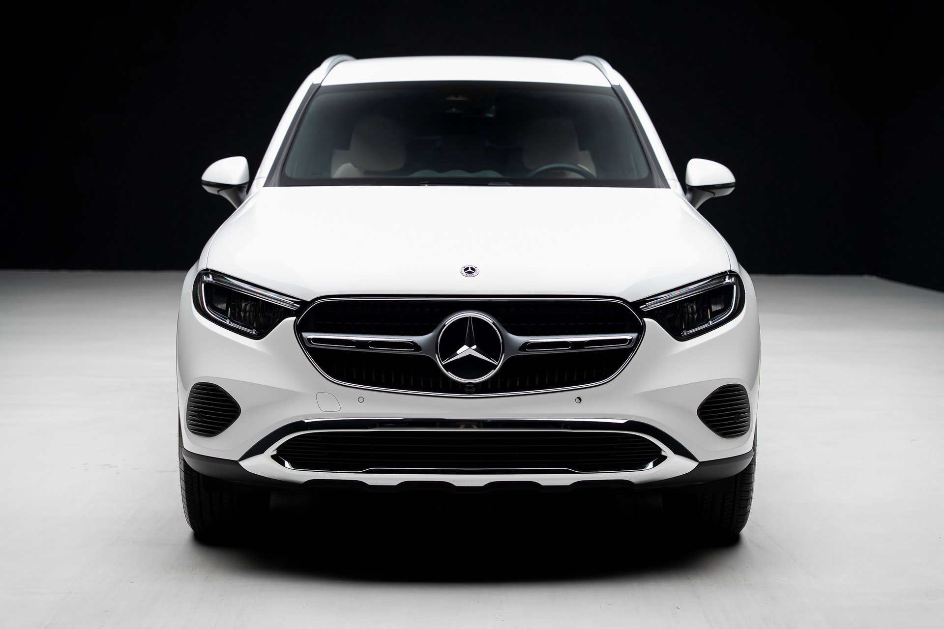 Used 2025 Mercedes-Benz GLC 350e 4MATIC image 6