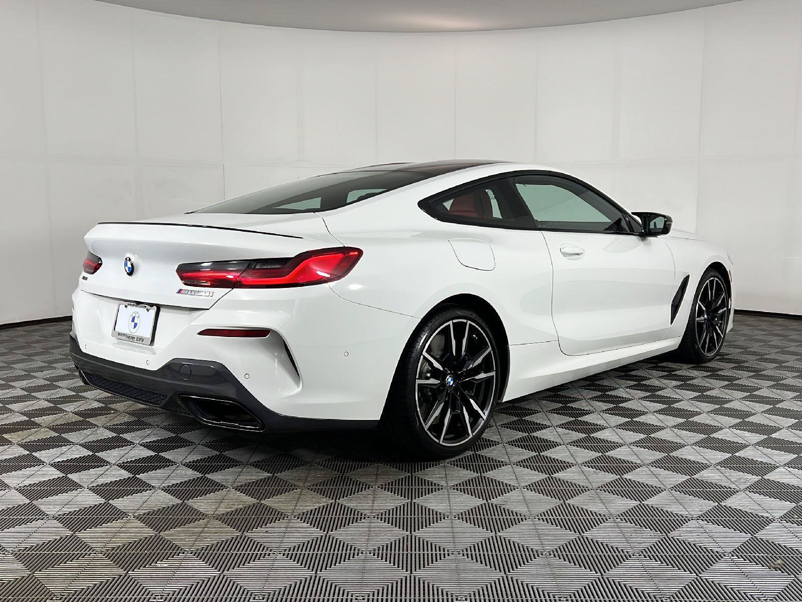 Used 2025 BMW M850i xDrive Coupe w/ M Sport Professional Package AWD/4WD image 5