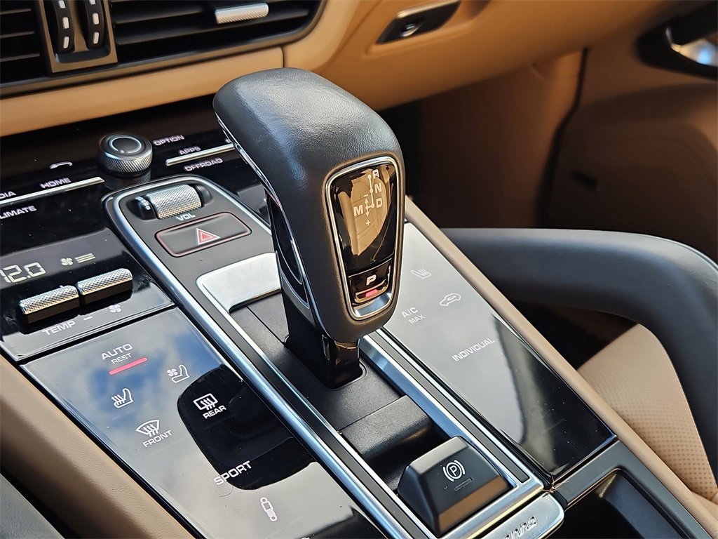 Used 2021 Porsche Cayenne Turbo image 33