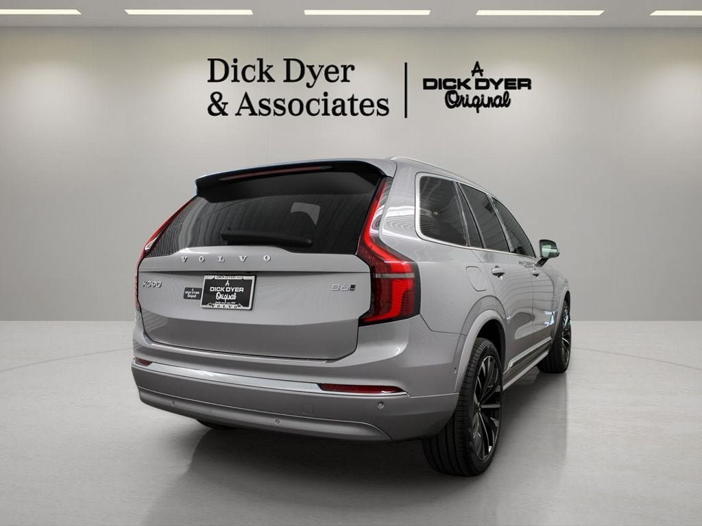 New 2026 Volvo XC90 B6 Plus w/ Protection Package Premier AWD/4WD image 3