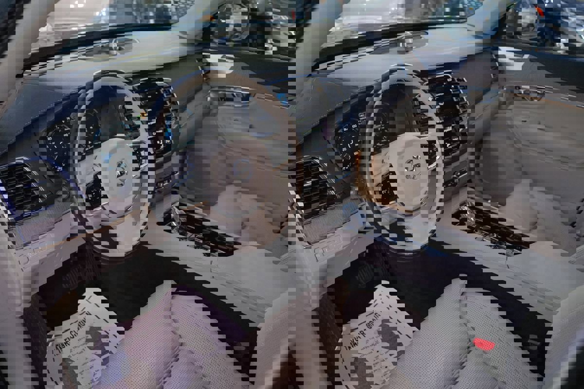 Used 2020 Volvo XC90 T8 Inscription w/ Protection Package Premier image 10