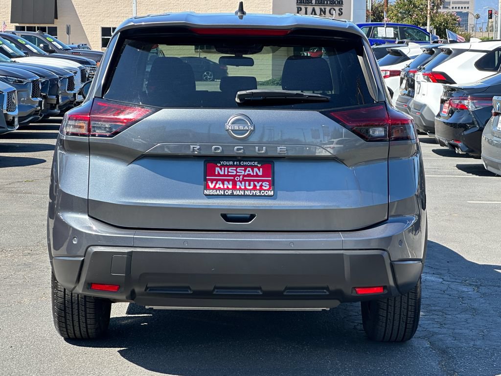 Used 2024 Nissan Rogue S FWD image 6