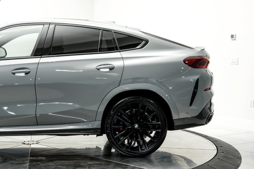 Used 2024 BMW X6 M60i w/ Climate Comfort Package AWD/4WD image 15