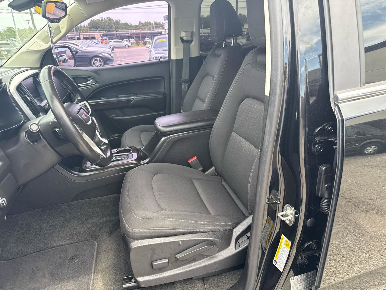 Used 2018 GMC Canyon SLE RWD image 9