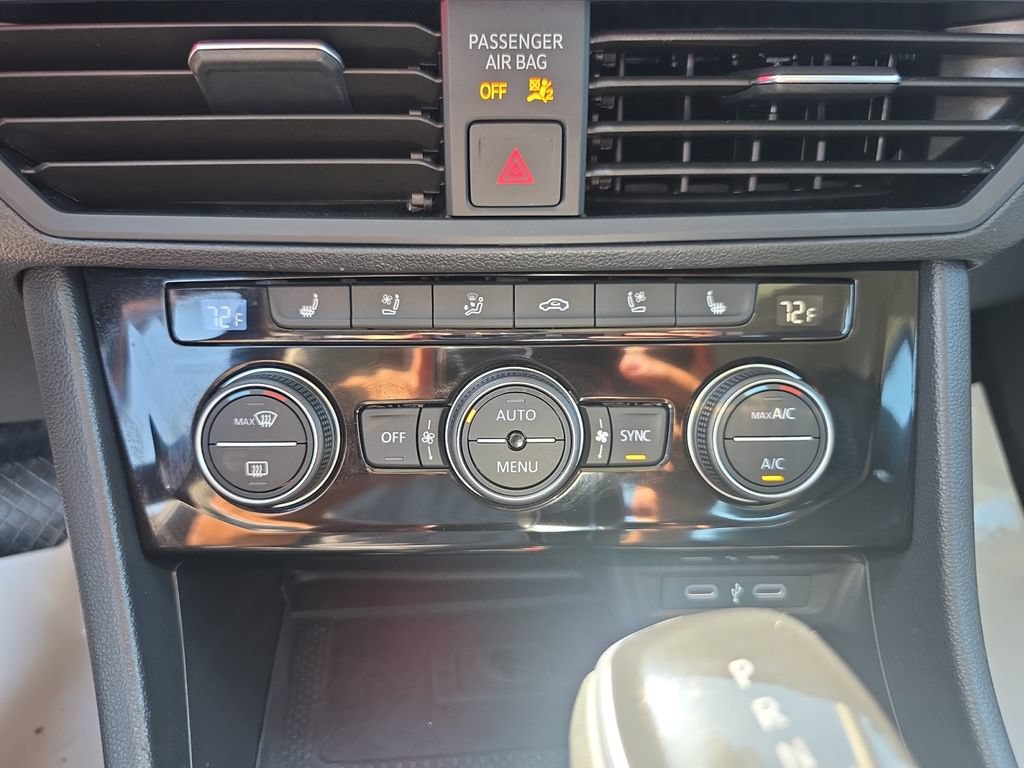 Used 2024 Volkswagen Jetta SEL FWD image 19