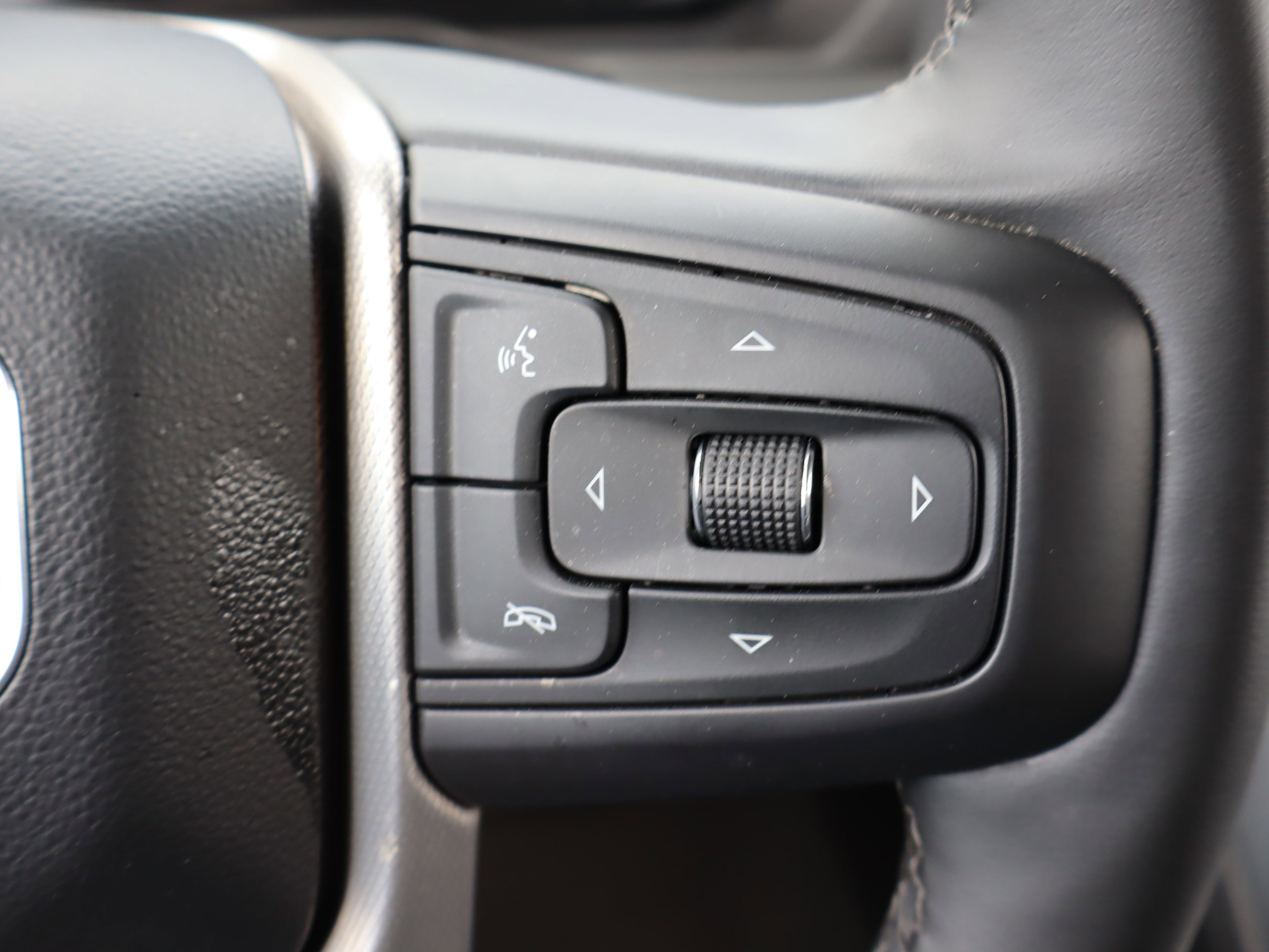 Certified 2024 GMC Yukon Denali image 24